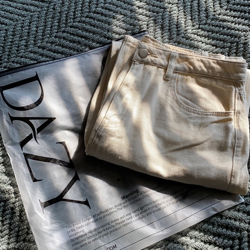 Dazy high waisted wide leg beige jeans. - Picture 3 of 4